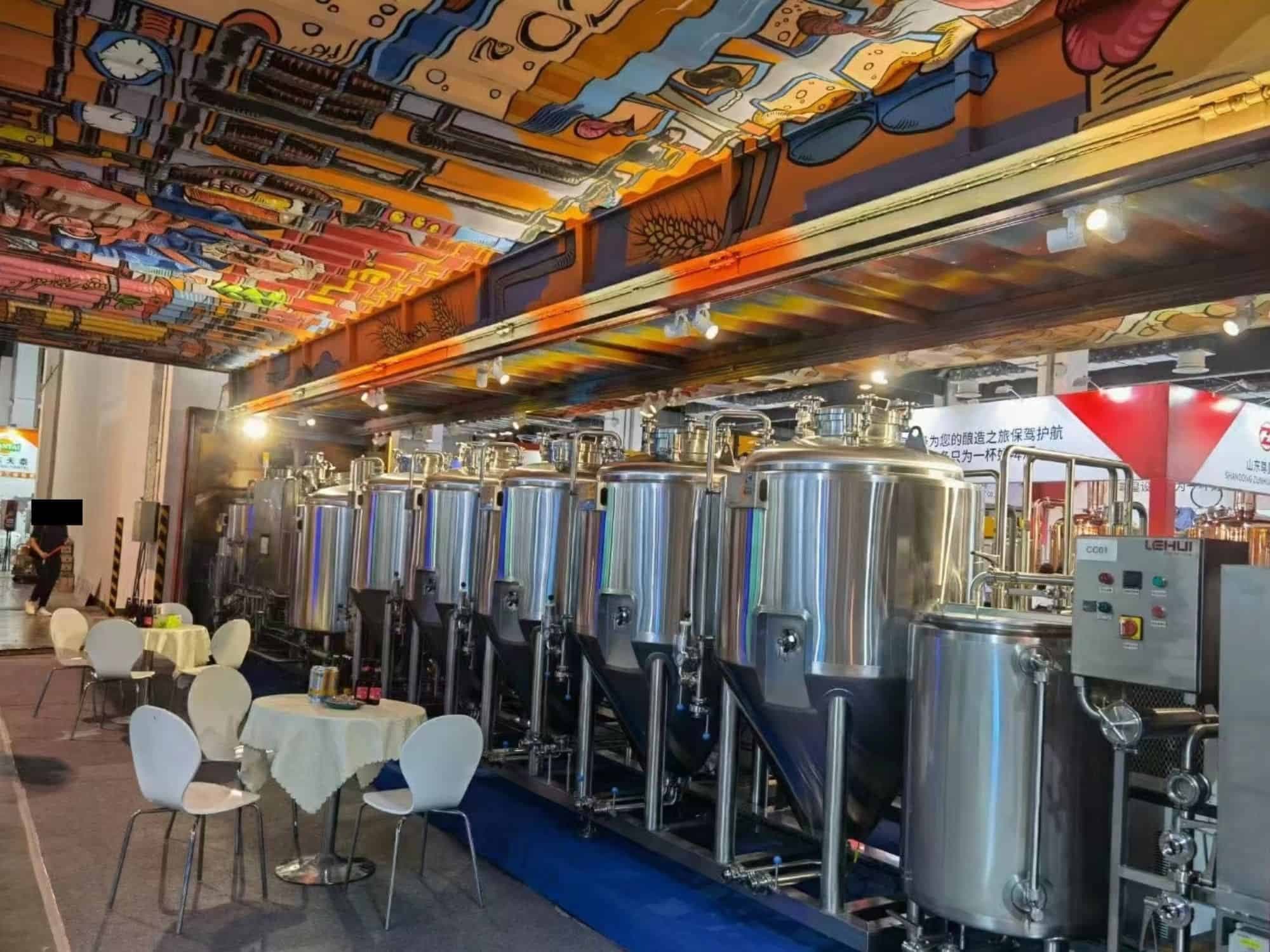 Vista derecha de la cervecería Lehui
