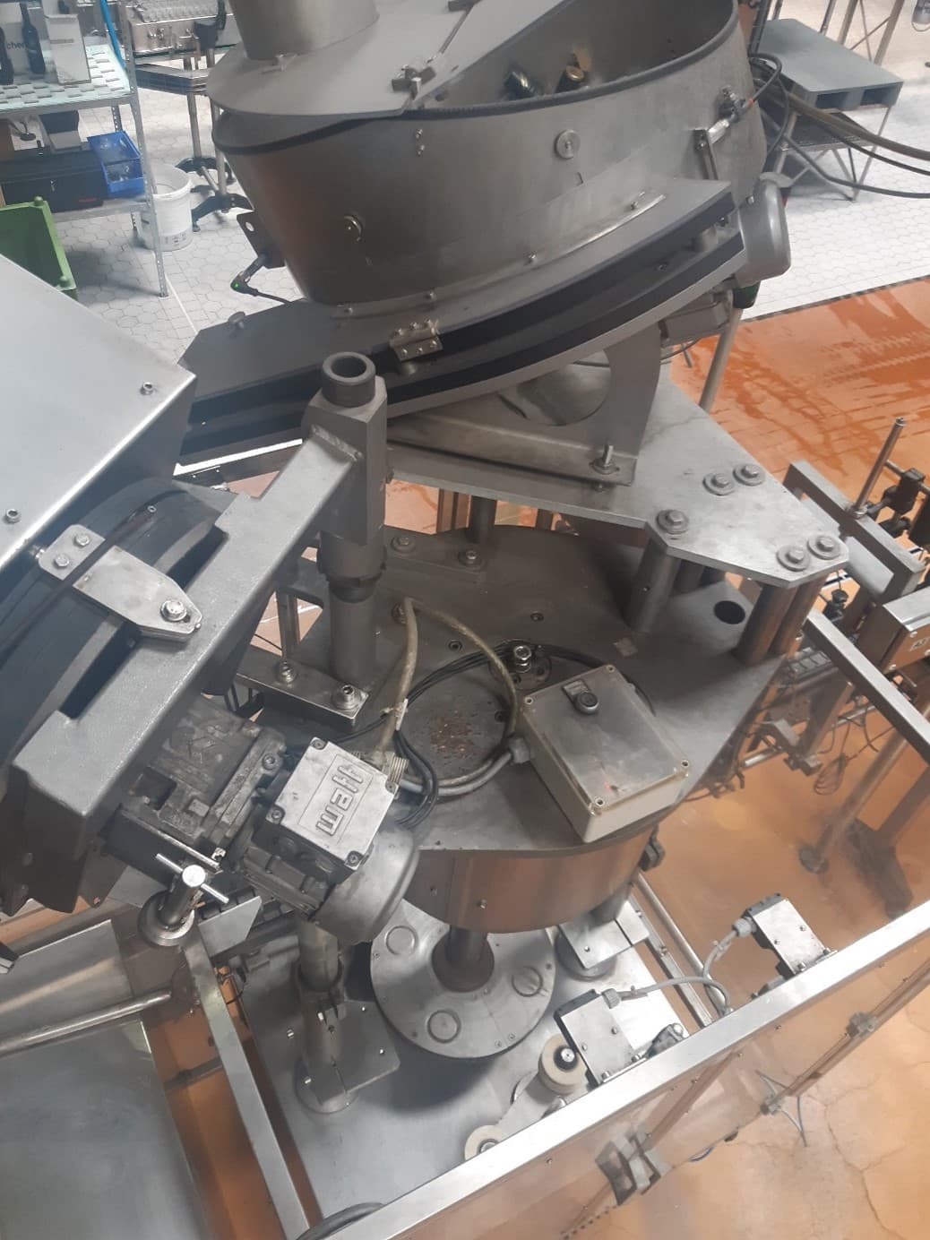 Vista lateral de Dr. Datz GmbH Getränke- und Sondermaschinenbau VS 4 L