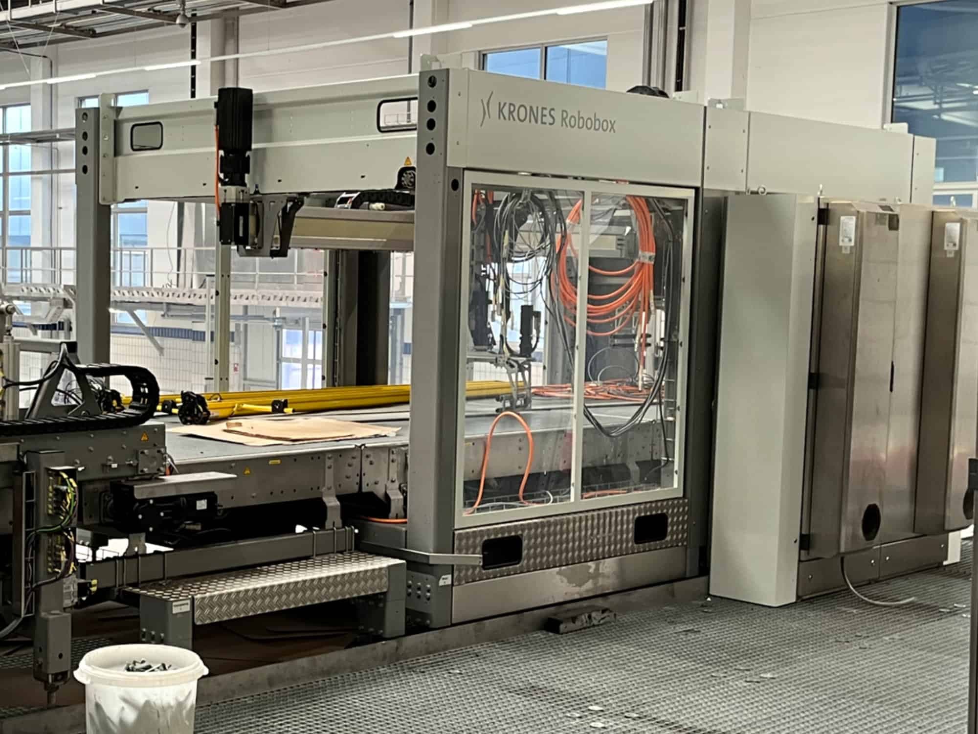 Vista lateral de Krones Modulpal 2A / Robobox