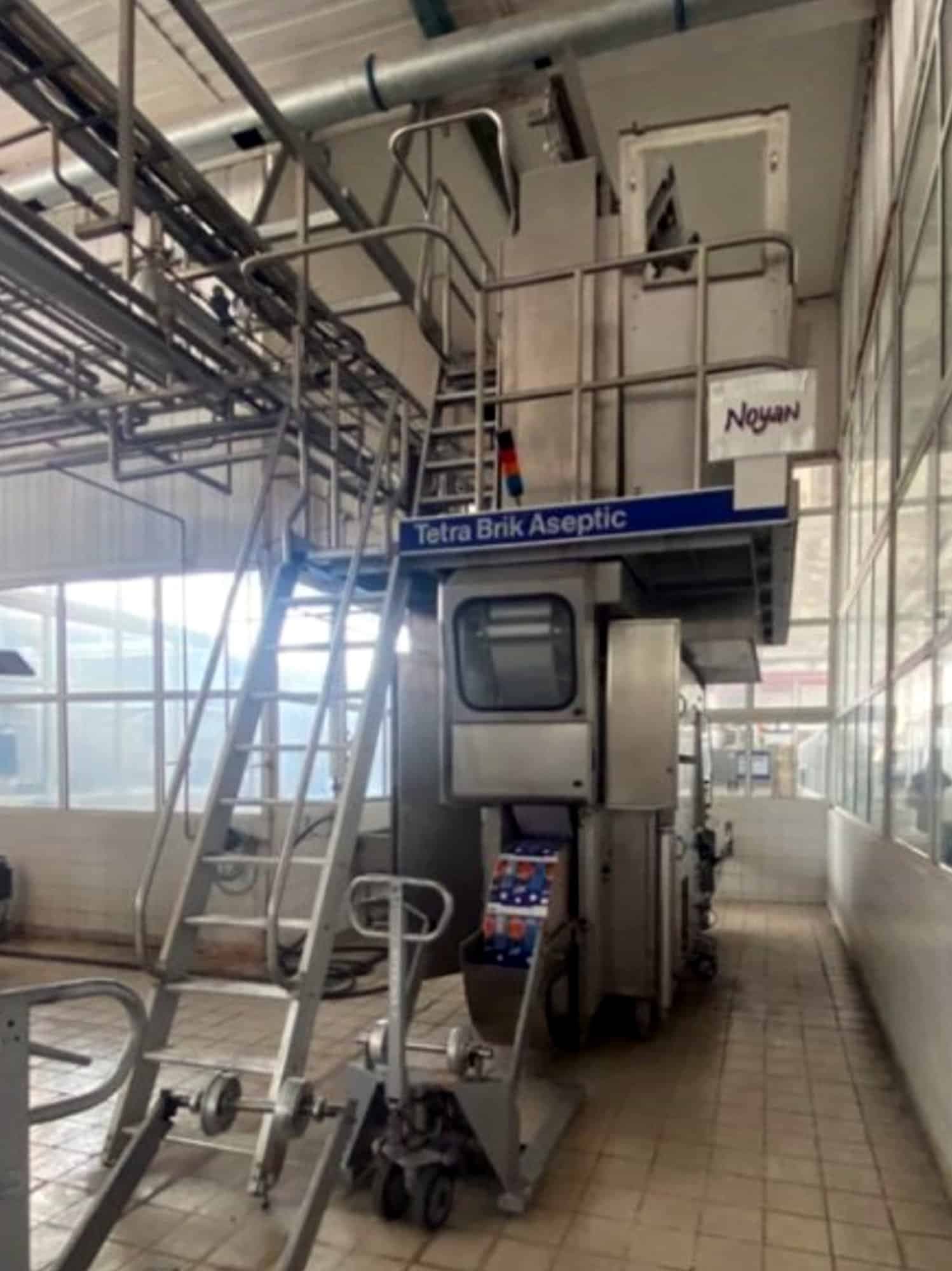 Vista derecha of Tetra Pak TBA 8-1000 SQ