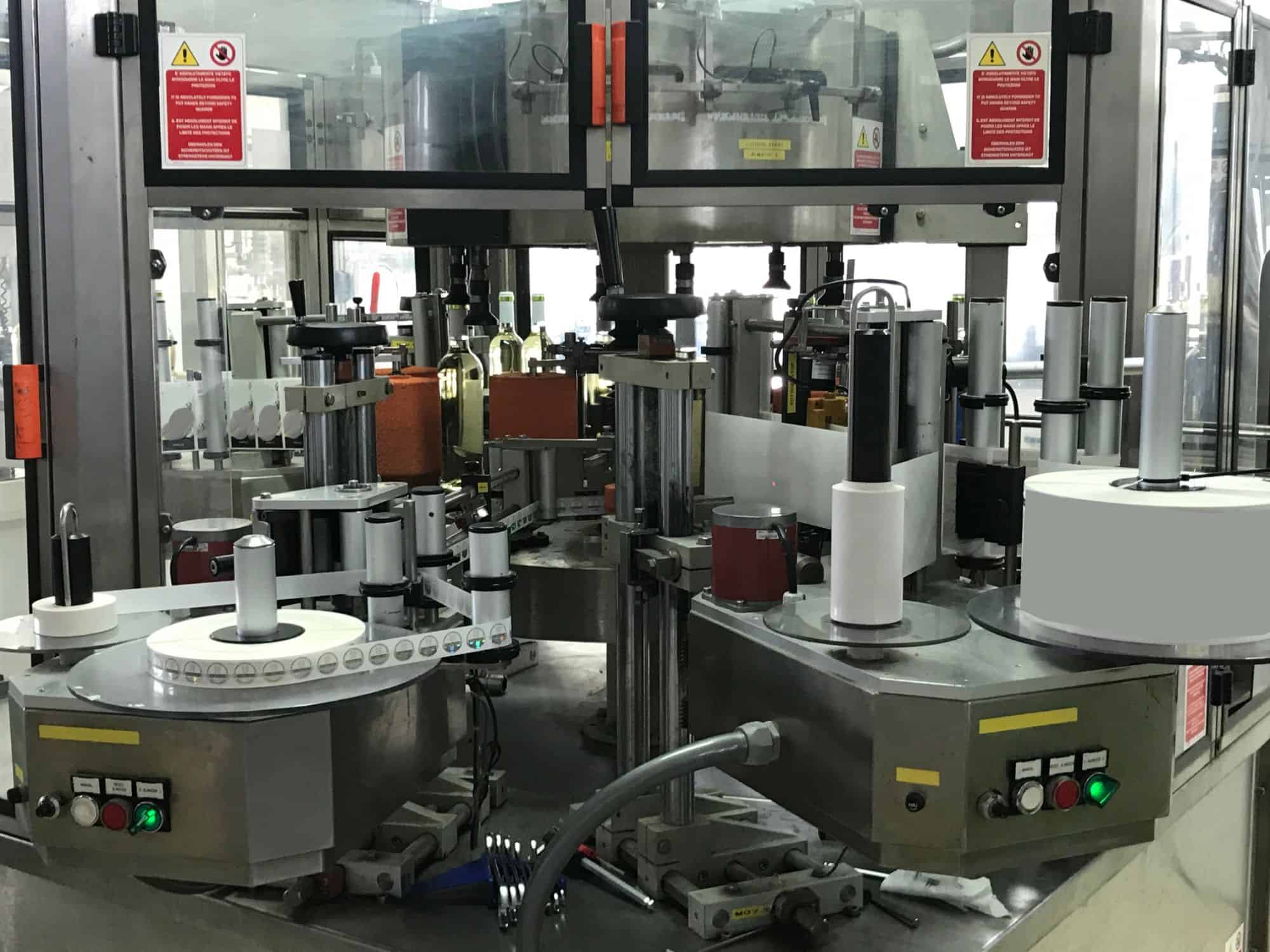Sala de trabajo de Cortelazzi Fintec Arol Línea de vidrio desechable para vinos y licores