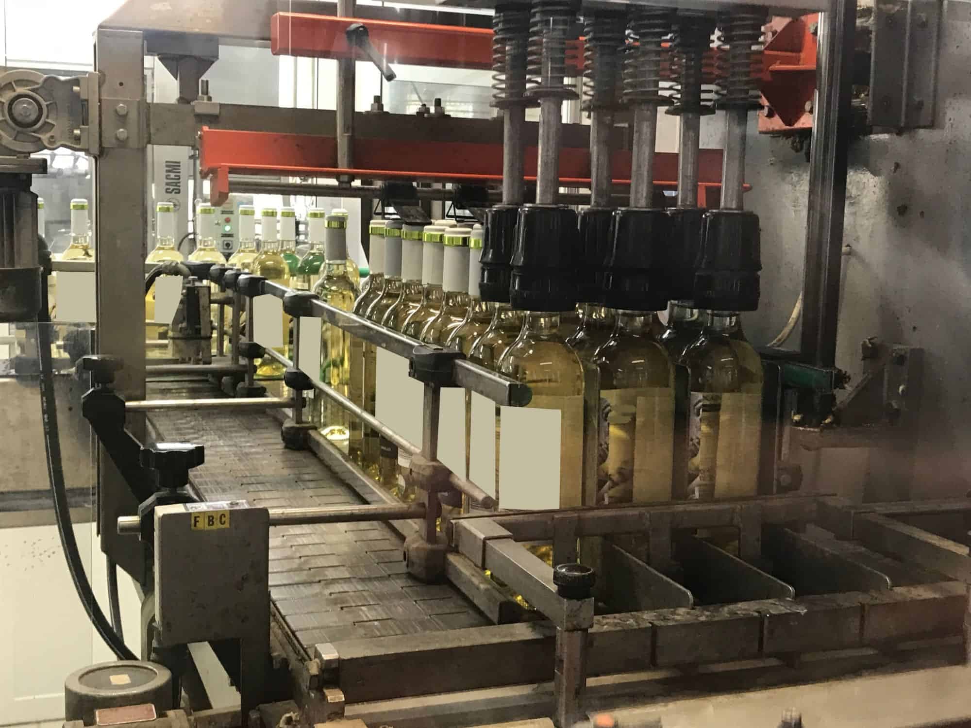 Sala de trabajo de Cortelazzi Fintec Arol Línea de vidrio desechable para vinos y licores