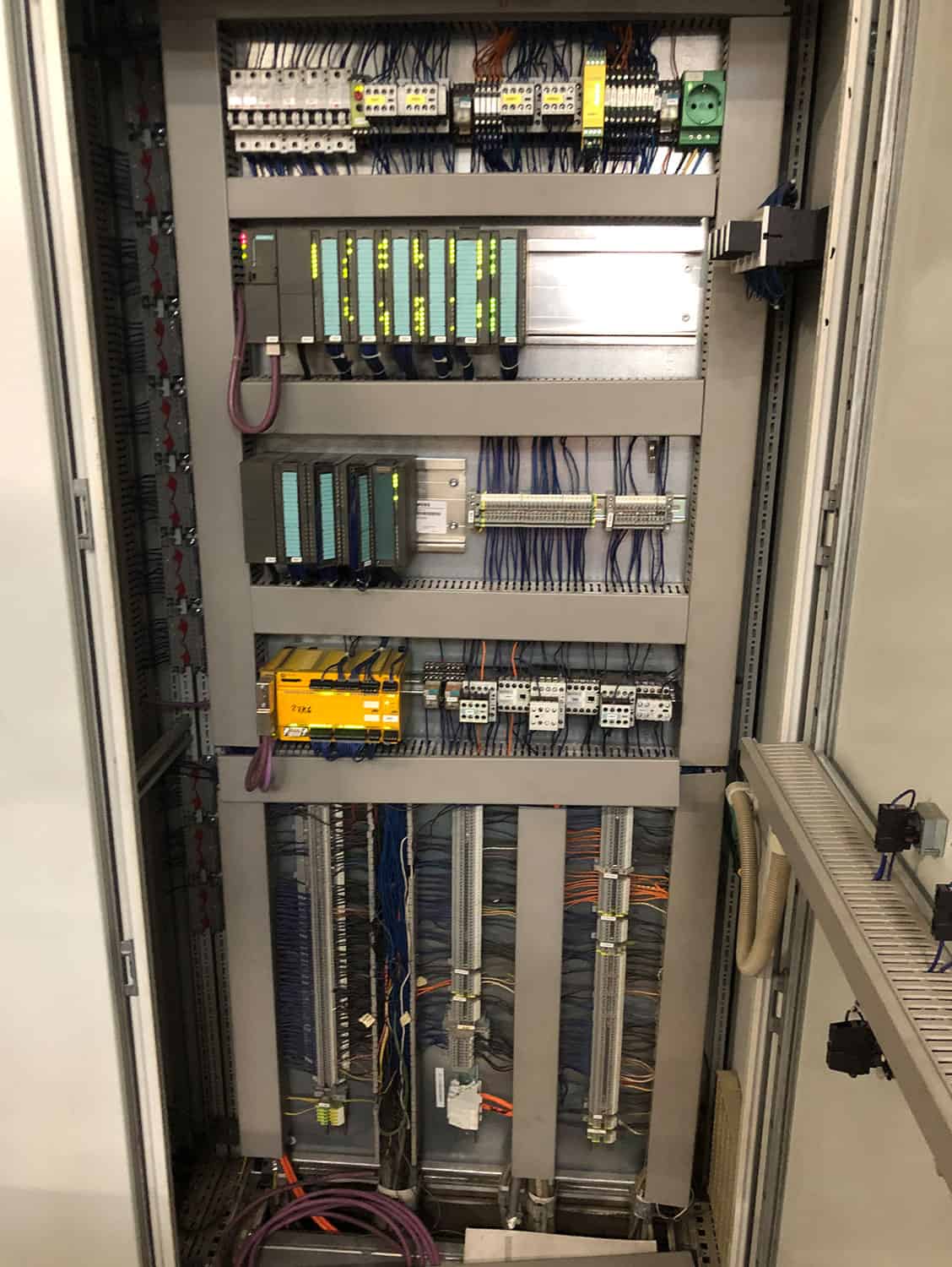 Vista transversal de Kettner Pressant Universal